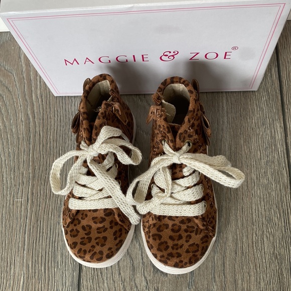 NWB Maggie and Zoe animal print toddler shoes size 7 - Picture 3 of 4